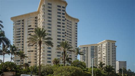 Surfside condo collapse: Boca outlines building.